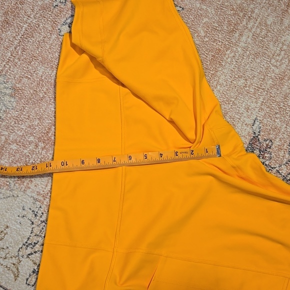 Athleta Ultimate Stash II Capri Gold with Pockets - Size 1X - Picture 7 of 11